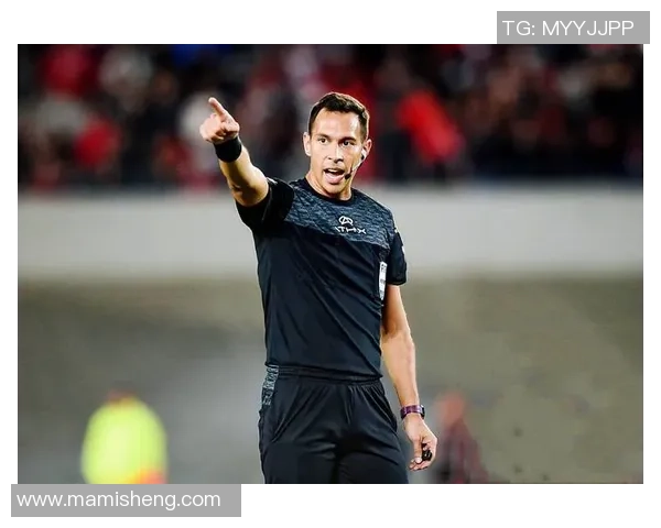 六旬业余球员逆袭成世界杯裁判的传奇之路